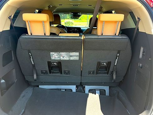 Used 2024 Kia Carnival LX image 22