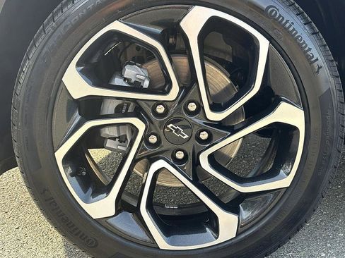 Certified 2025 Chevrolet Trax RS w/ Driver Confidence Package image 8