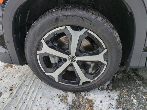 New 2026 Volkswagen Tiguan SE image 9