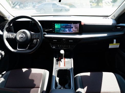 New 2025 Nissan Kicks SR image 8