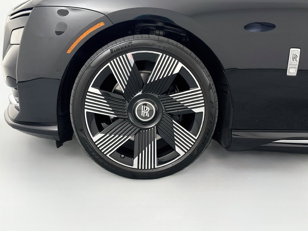 Used 2024 Rolls-Royce Spectre w/ Spectre Launch Package AWD/4WD image 33