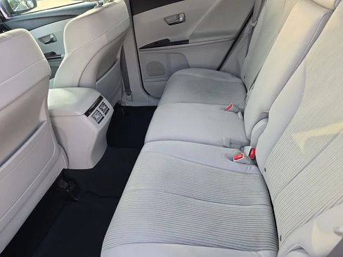 Used 2010 Toyota Venza FWD image 26