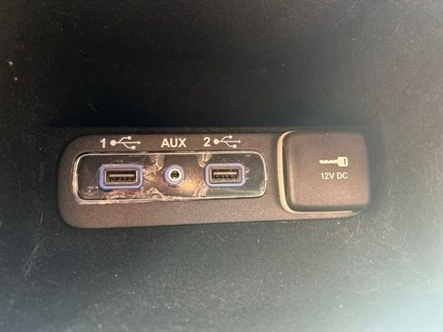 Used 2018 Jeep Grand Cherokee Altitude AWD/4WD image 19