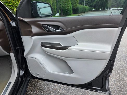 Used 2019 GMC Acadia SLT image 36