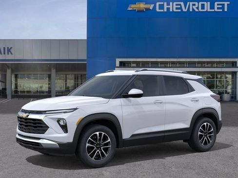 New 2026 Chevrolet TrailBlazer LT FWD image 2