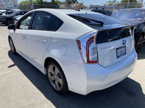 Used 2015 Toyota Prius Persona Series FWD image 8