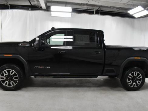 Used 2021 GMC Sierra 2500 AT4 w/ AT4 Premium Plus Package image 8