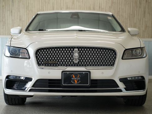 Used 2018 Lincoln Continental Select w/ Continental Climate Package FWD image 3