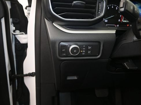 Used 2020 Ford Explorer XLT w/ Equipment Group 202A RWD image 12