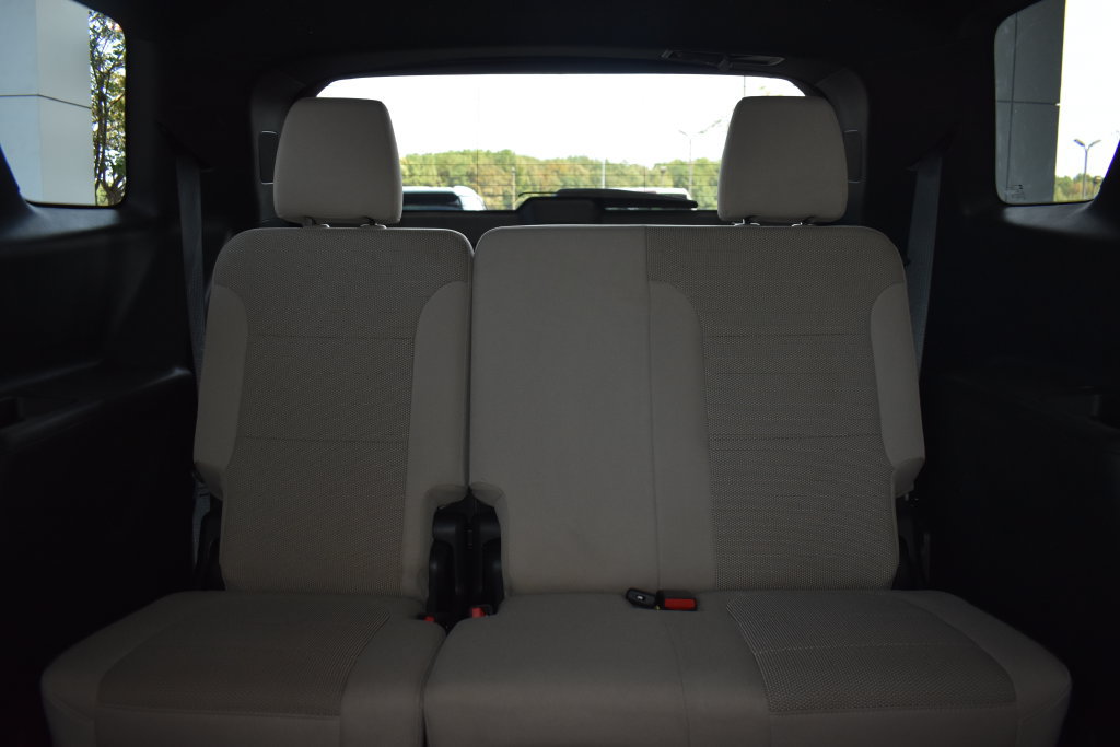 Used 2024 Chevrolet Traverse LS FWD image 16