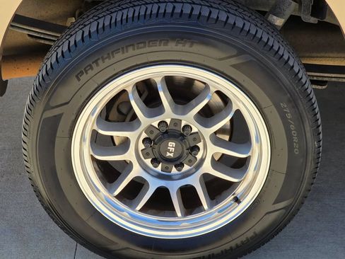 Used 2013 Ford F150 Lariat w/ Mid Equipment Group AWD/4WD image 31