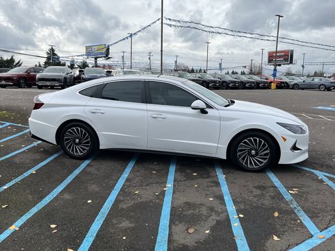 Used 2021 Hyundai Sonata Limited w/ Cargo Package image 6