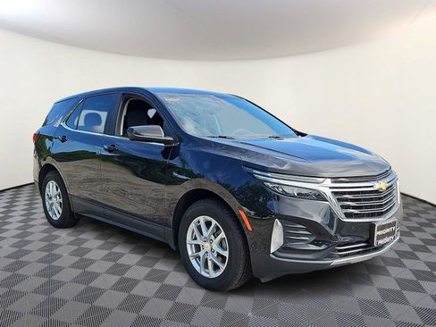 Used 2024 Chevrolet Equinox LT AWD/4WD image 3