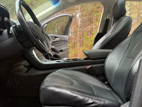 Used 2015 Ford Edge Titanium image 11