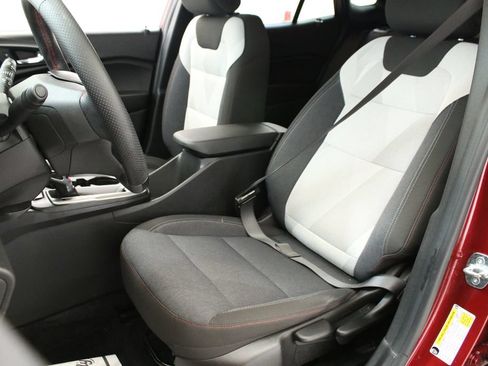 Used 2024 Chevrolet Trax RS w/ Sunroof Package FWD image 23