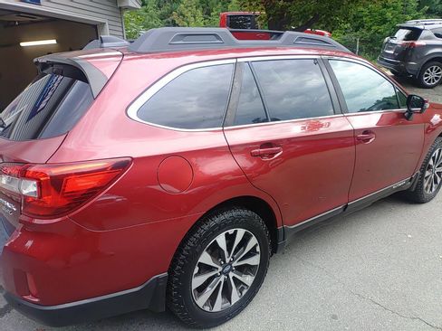 Used 2017 Subaru Outback 3.6R Limited AWD/4WD image 7