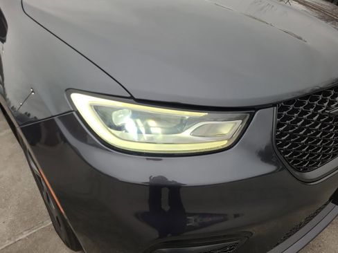 Used 2021 Chrysler Pacifica Touring-L w/ S Appearance Package image 25