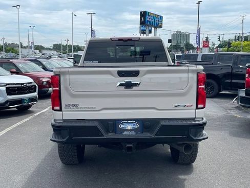 New 2026 Chevrolet Silverado 2500 ZR2 w/ LPO, Dark Essentials Package AWD/4WD image 22