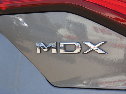 Used 2023 Acura MDX SH-AWD w/ Technology Package image 17