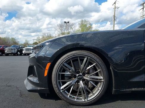 Used 2022 Chevrolet Camaro ZL1 RWD image 16