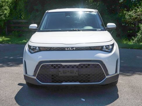 Used 2023 Kia Soul LX w/ LX Technology Package FWD image 5