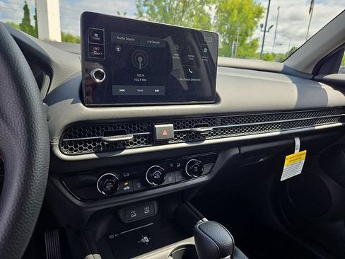 New 2027 Honda HR-V LX image 13