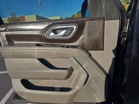 Used 2022 GMC Yukon SLT w/ SLT Premium Package image 27