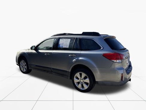 Used 2010 Subaru Outback 2.5i Limited image 6
