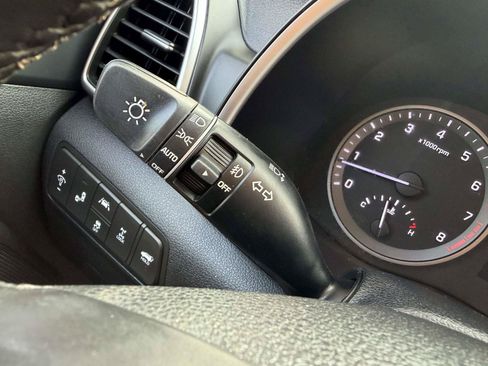 Used 2021 Hyundai Tucson Limited AWD/4WD image 30