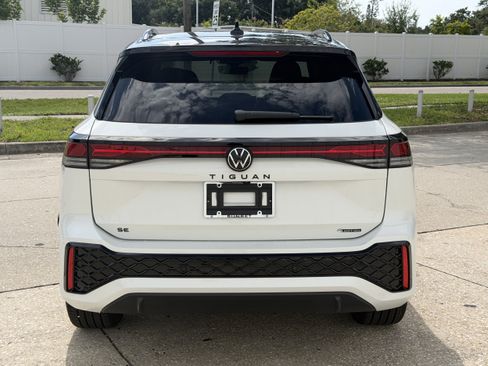 New 2026 Volkswagen Tiguan SE R-Line AWD/4WD image 5