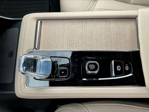 New 2026 Volvo XC90 B6 Plus w/ Protection Package Premier image 10