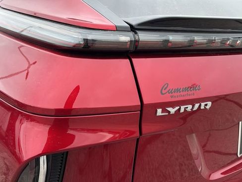 Used 2024 Cadillac Lyriq Luxury RWD image 11