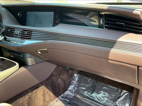 Used 2020 Lexus LS 500 w/ Interior Upgrade Package RWD image 17