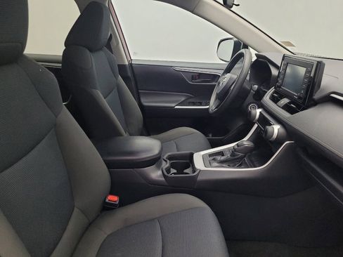 Used 2021 Toyota RAV4 LE FWD image 21