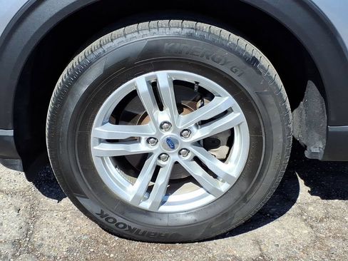 Used 2023 Ford Explorer XLT w/ Equipment Group 202A AWD/4WD image 9