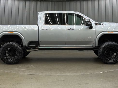 Used 2026 GMC Sierra 3500 Denali Ultimate AWD/4WD image 6