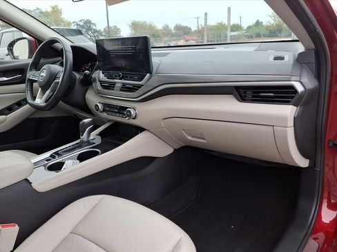 Used 2024 Nissan Altima 2.5 SL image 11