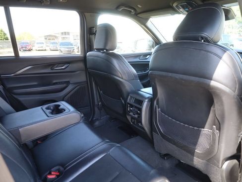 Used 2024 Jeep Grand Cherokee Altitude AWD/4WD image 15
