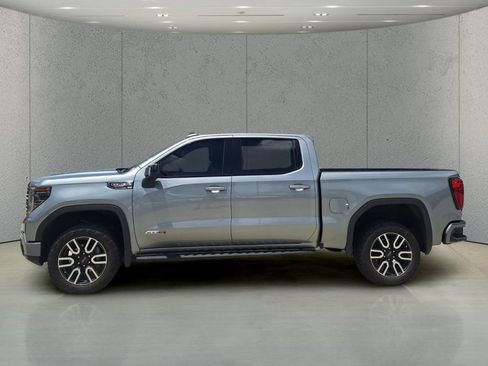 Used 2024 GMC Sierra 1500 AT4 w/ Technology Package AWD/4WD image 2