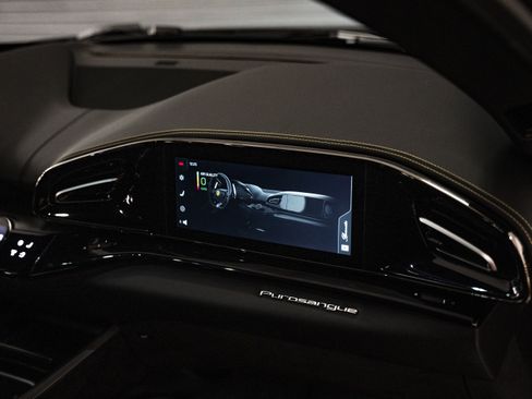 Certified 2026 Ferrari Purosangue AWD/4WD image 32