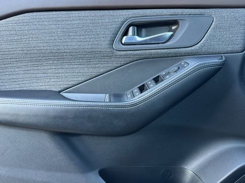 Certified 2023 Nissan Rogue SV image 11