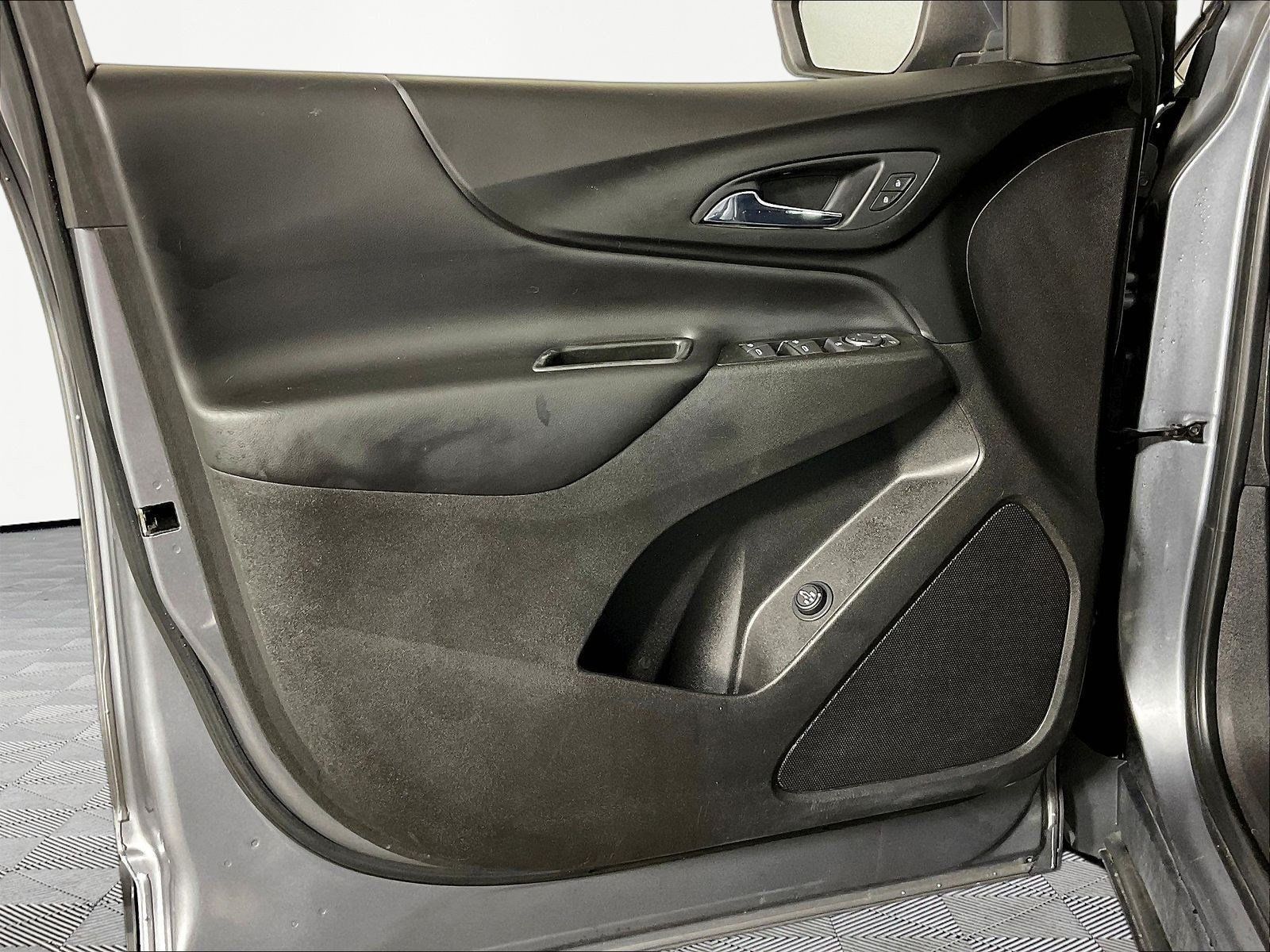 Used 2018 Chevrolet Equinox LT FWD image 20