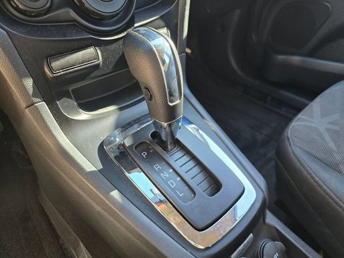 Used 2013 Ford Fiesta SE FWD image 35