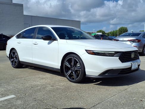 Certified 2023 Honda Accord Sport image 2