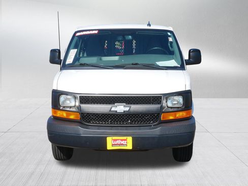 Used 2016 Chevrolet Express 3500 Extended RWD image 2