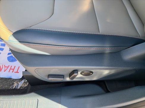 New 2025 Ford Maverick Lariat image 18