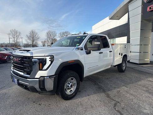 New 2025 GMC Sierra 2500 Pro w/ Convenience Package image 3