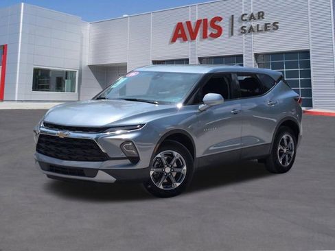 Used 2025 Chevrolet Blazer LT FWD image 1