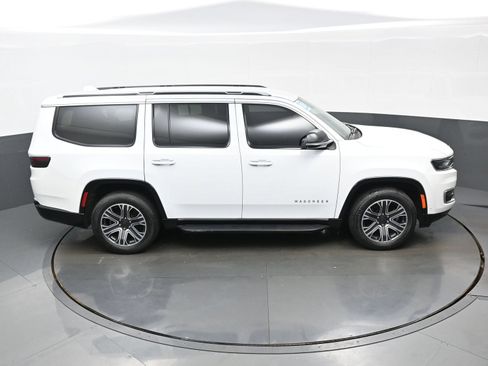 Used 2023 Jeep Wagoneer Series II AWD/4WD image 41