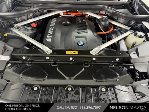 Used 2025 BMW X5 xDrive50e AWD/4WD image 53